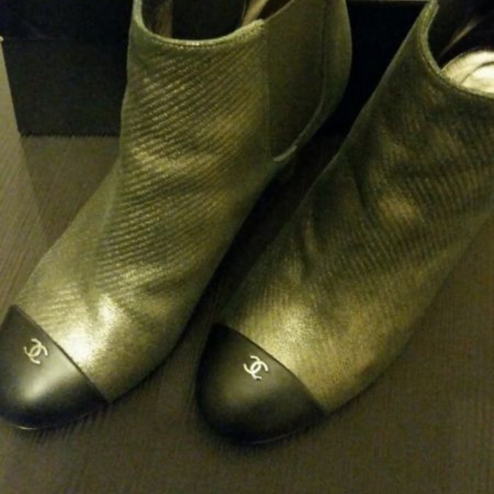 CHANEL Ankle Boots. Size 9.